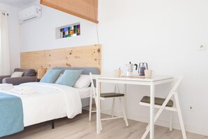 Iron/ironing board - Estudio Mojito (L'Escala)