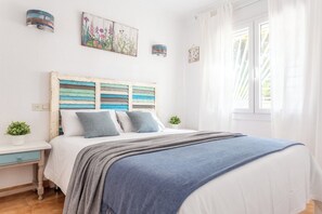 2 bedrooms, iron/ironing board, free WiFi