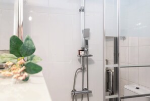 Shower, hair dryer - Apt. El Mar (L'Escala)