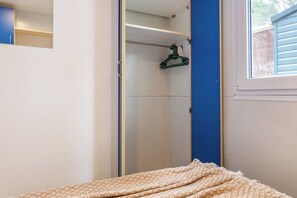 Zimmersafe, Bügeleisen/Bügelbrett, Reisekinderbett, kostenloses WLAN