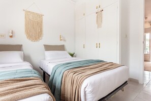 2 bedrooms, iron/ironing board - Bohemia Apartment with Terrace (L'Escala)