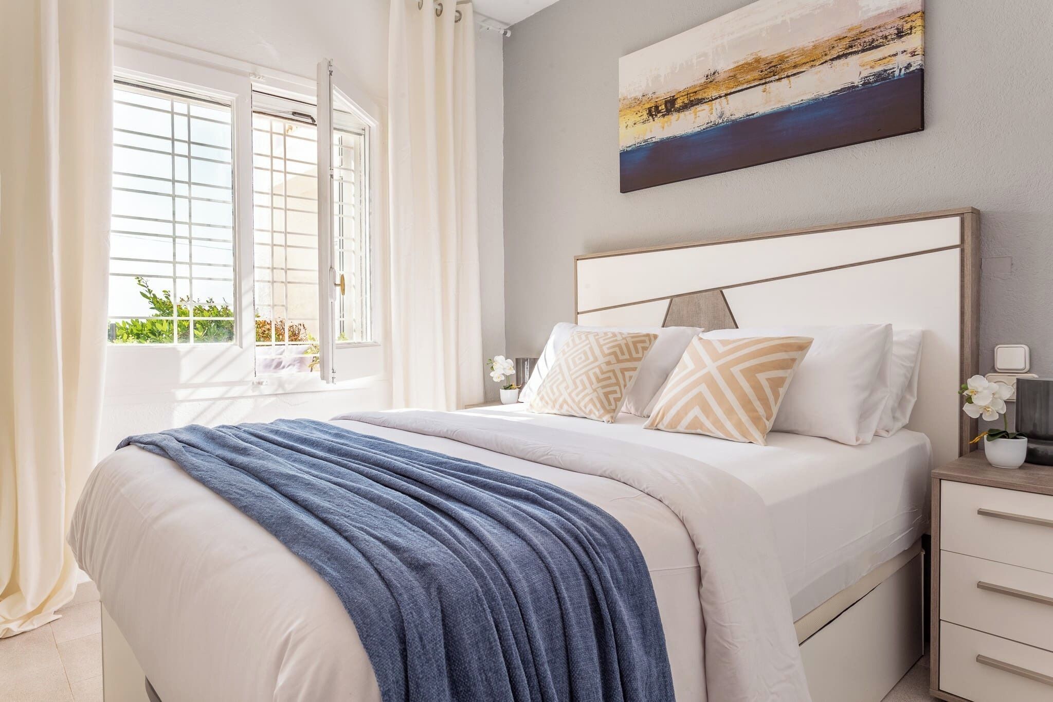 2 Schlafzimmer, Bügeleisen/Bügelbrett