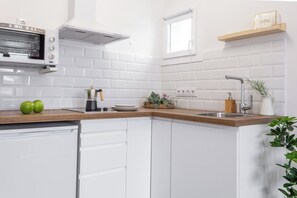 Fridge, microwave, coffee/tea maker, electric kettle