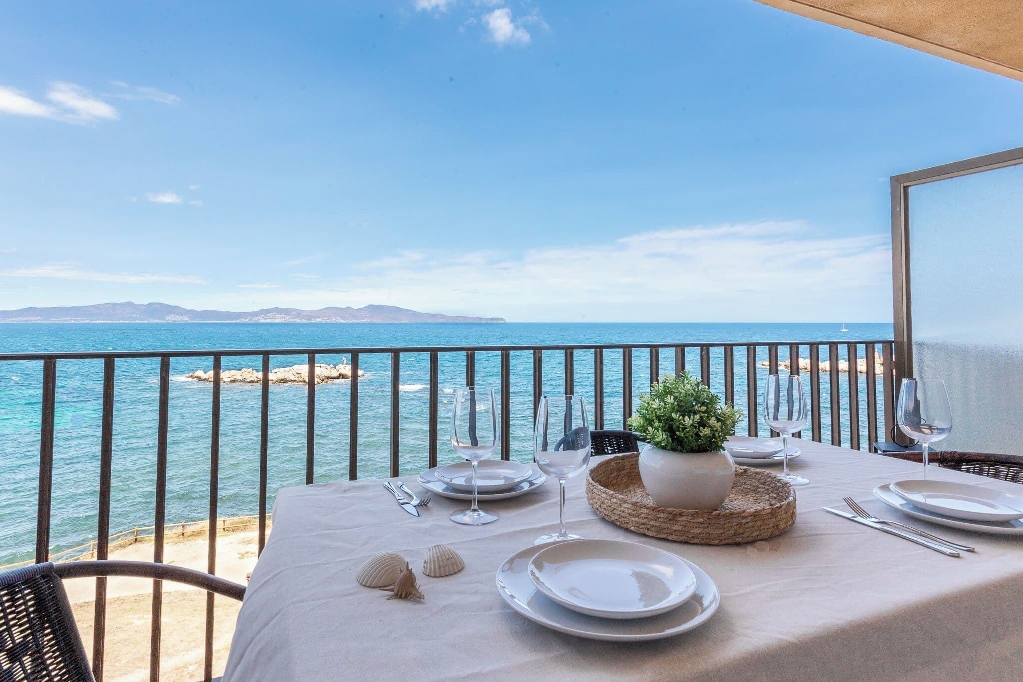 屋外ダイニングエリア