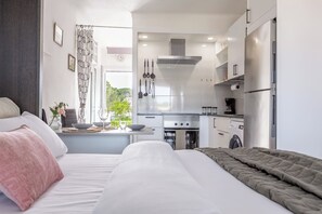 1 soverom, strykejern/-brett, wi-fi (inkludert) og sengetøy