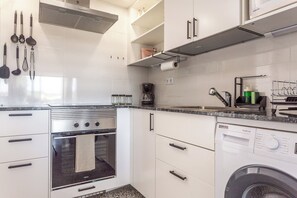 Fridge, microwave, oven, coffee/tea maker