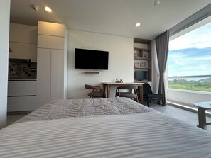 1 bedroom, desk, iron/ironing board, WiFi