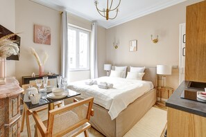 Deluxe Apartment, Non Smoking | Living area