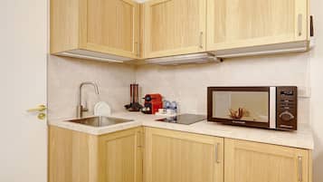 City Double Room, Non Smoking | 1 bedroom, iron/ironing board, free WiFi