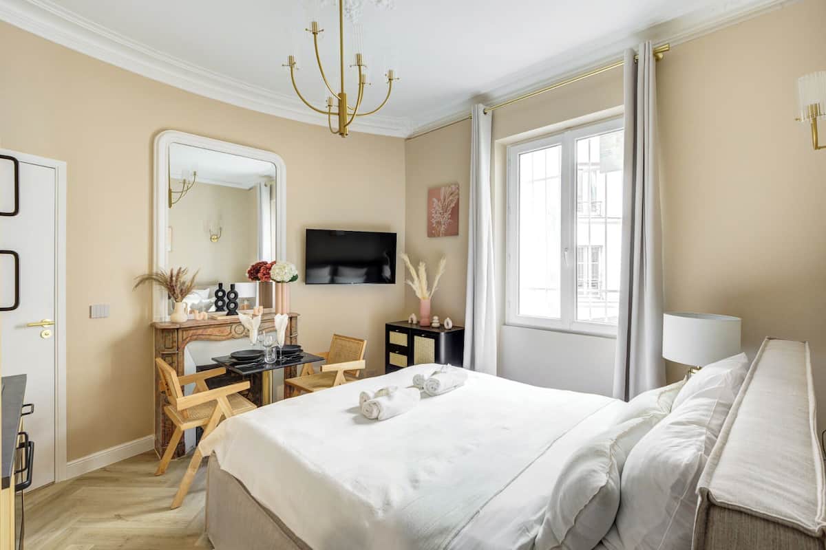 Apartamento Deluxe, no fumadores | 1 dormitorio, tabla de planchar con plancha, wifi gratis