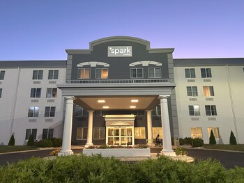 Spark By Hilton Walker Grand Rapids North