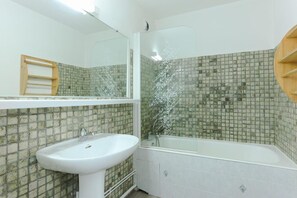 Bathroom - 20m from resort center, 1st floor, balcony, tv, ski locker, 33m², Les 2 Alpes (Les Deux Alpes)