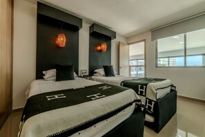 3 bedrooms, iron/ironing board, bed sheets