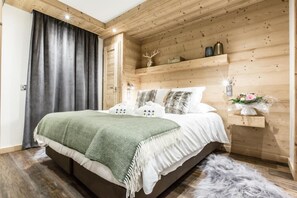 2 عدّة غرف نوم وواي فاي وملاءات أسرّة