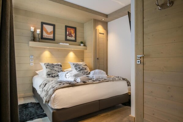 4 bedrooms, WiFi, bed sheets