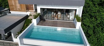 Luxury 3-bedroom house with WiFi and AC in Tamanique