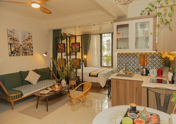 1 habitación, escritorio, tabla de planchar con plancha y wifi gratis 