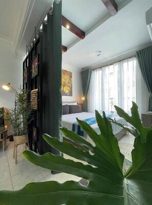 1 bedroom, desk, iron/ironing board, free WiFi - Amazing-View, Natural-Light, 3'toSword-Lake, NETFLIX, 2 Beds, 1 Toilet-2 Showers (Hoan Kiem District)
