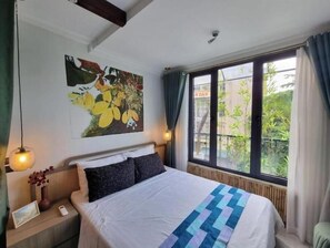1 bedroom, desk, iron/ironing board, free WiFi - Amazing-View, Natural-Light, 3'toSword-Lake, NETFLIX, 2 Beds, 1 Toilet-2 Showers (Hoan Kiem District)