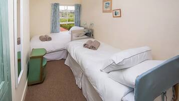 3 bedrooms, free WiFi, bed sheets