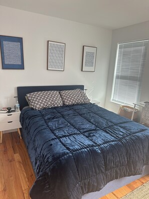 3 bedrooms, iron/ironing board, WiFi, bed sheets - Hamptons Beach House, 5-minute walk to Bay Beach (Flanders)