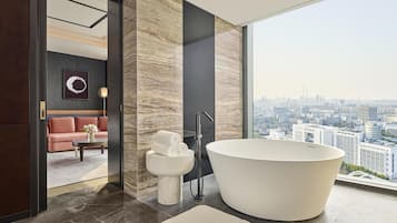 King Presidential Suite | Bathroom | Free toiletries, hair dryer, bathrobes, slippers