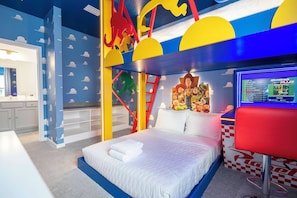 9 bedrooms, iron/ironing board, WiFi, bed sheets