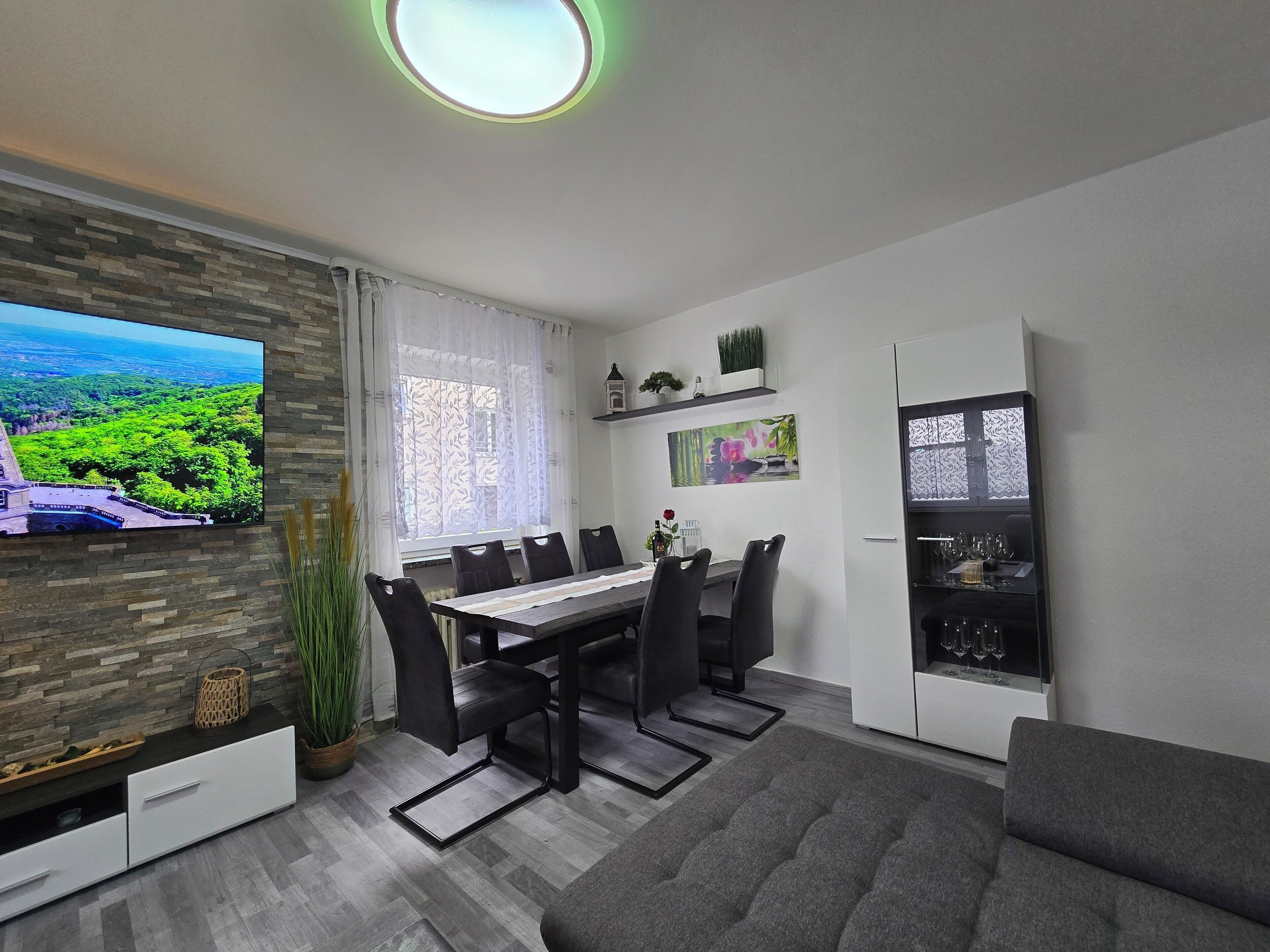 Smart-TV, Stereoanlage