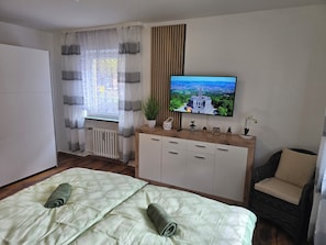 2 Schlafzimmer, Bügeleisen/Bügelbrett, Reisekinderbett, kostenloses WLAN