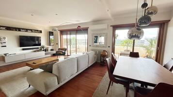 Smart-TV, Stereoanlage