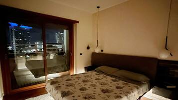 3 Schlafzimmer, BĂŒgeleisen/BĂŒgelbrett, kostenloses WLAN, BettwĂ€sche