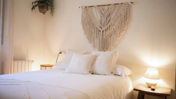 Habitación Confort doble, 1 cama doble, vistas a la montaña | Edredones de plumas, decoración individual, mobiliario individual