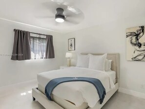4 bedrooms, iron/ironing board, WiFi, bed sheets