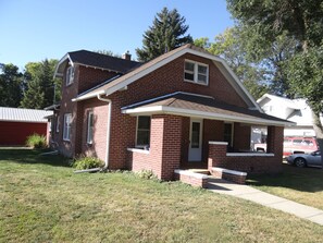 Exterior - 3-bedroom house in charming Loup City with AC (Loup City)