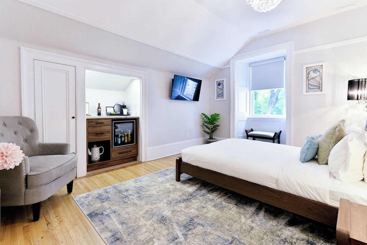 Deluxe Double Room, 1 Katil Ratu (Queen), Private Bathroom, Courtyard View | Seterika/papan seterika, Wi-fi percuma