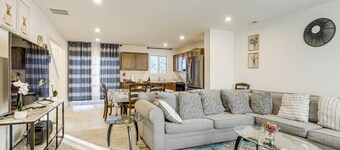 16 Mi to Louisville: Pet-Friendly Getaway!
