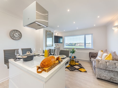 2 bedroom accommodation in Berwick-Upon-Tweed