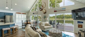 Insta-worthy Rock River cabin