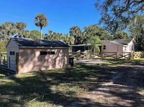 Exterior - Serene 2-bedroom home on 1/2 acre fenced lot in New Smyrna Beach with WiFi (New Smyrna Beach)