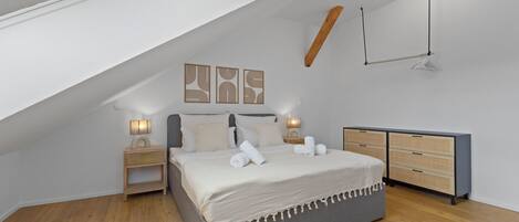 1 dormitori, planxa i posts de planxar, wifi gratuïta i roba de llit