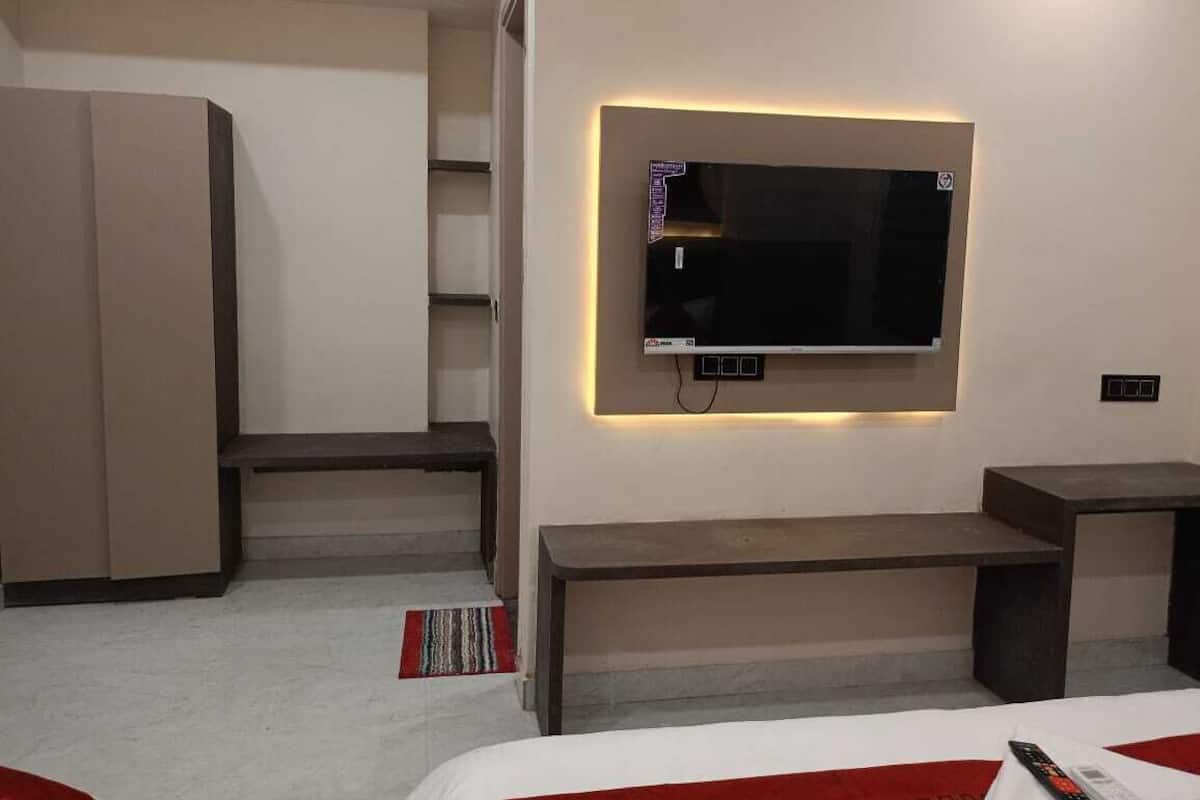 Ropa de cama de alta calidad y escritorio
