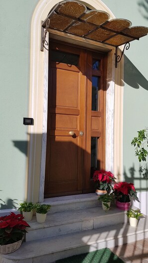 Exterior - Il Giardino dei Limoni (Genoa)