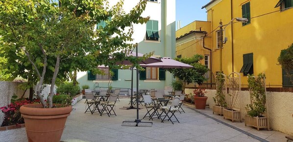 Exterior - Il Giardino dei Limoni (Genoa)