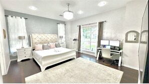 5 bedrooms, desk, iron/ironing board, WiFi - Luxurious Retreat:Heated Pool, Hot Tub Media R, Minutes from Universal Kids Park (Frisco)