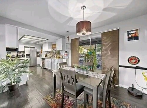 Charming 3-bedroom house with WiFi and AC in Lancaster, Lake LA area...
