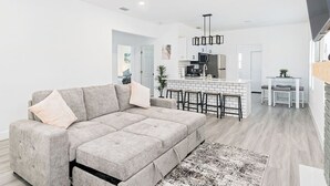 Smart TV, fireplace