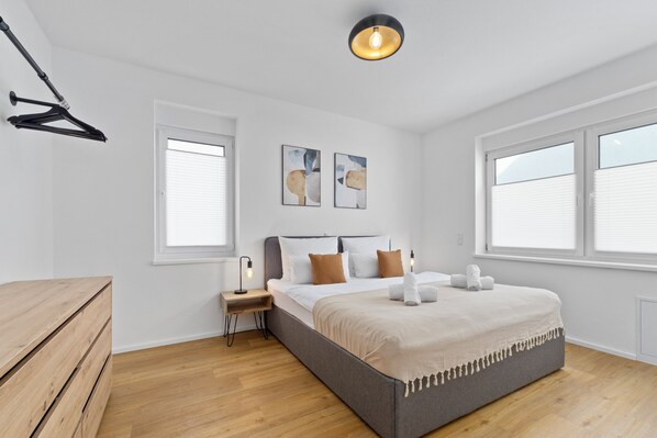 2 slaapkamers, een strijkplank/strijkijzer, gratis wifi, beddengoed