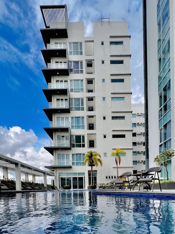 Pool - Urban Retreat Studio (Iloilo City)