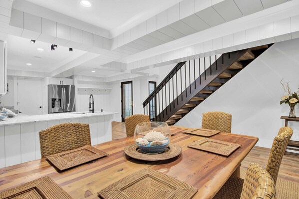 House (3 Bedrooms) | Interior - Mizzenmast by Avantstay Harbourtown Escape Group Retreat w/ Patio (Hilton Head Island)