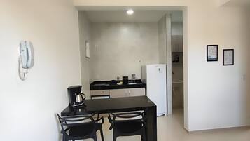 Micro-ondas, fogão, cooktop